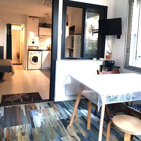 Appartement T2bis Les Yuccas 200 M Du Boucanet Rive Droite Grau Du Roi Ideal 2-4 Pers 3 Etoiles Camargue Village Le Grau-du-Roi